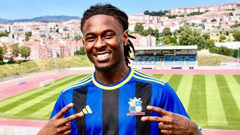 Tragic Death of Portuguese Footballer Kevin Castro on the Field