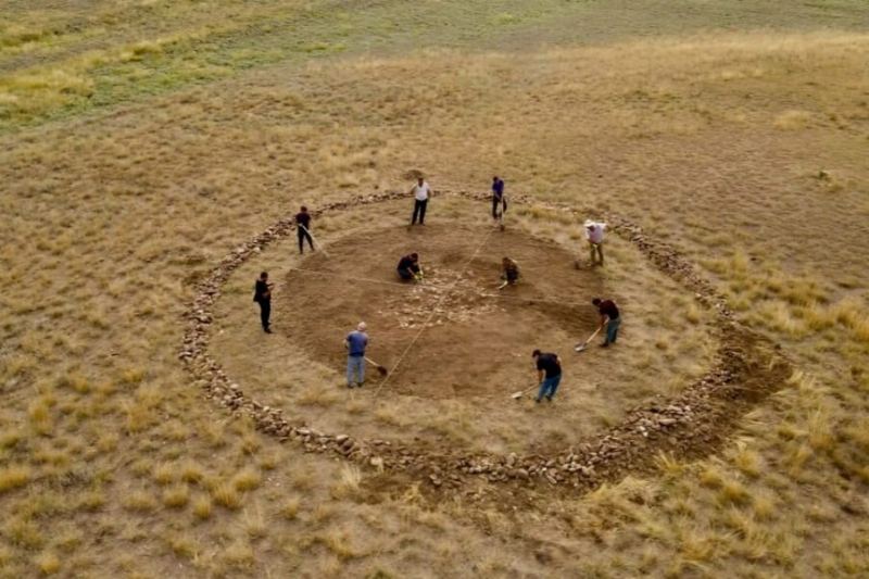 Archaeologists Discover 3600-Year-Old Warrior's Tomb with Rare Stone Mace in Azerbaijan
