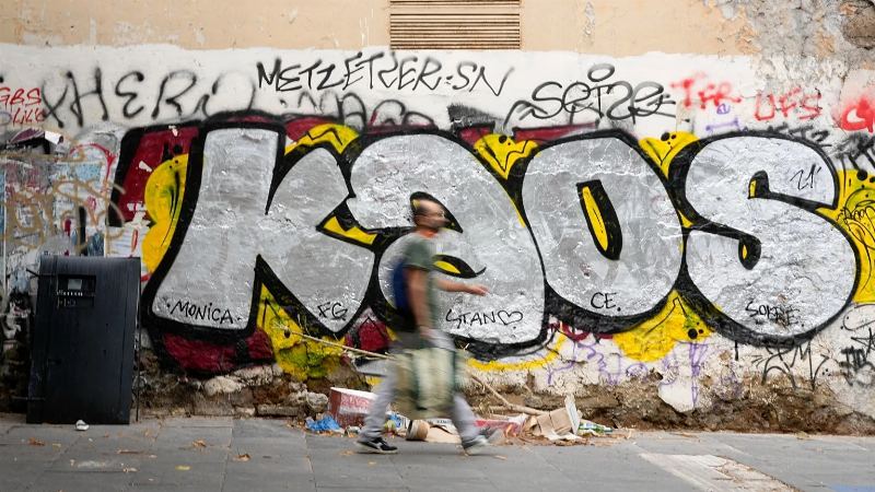 Valerio Tuveri: The Artist Cleaning Up Rome's Graffiti